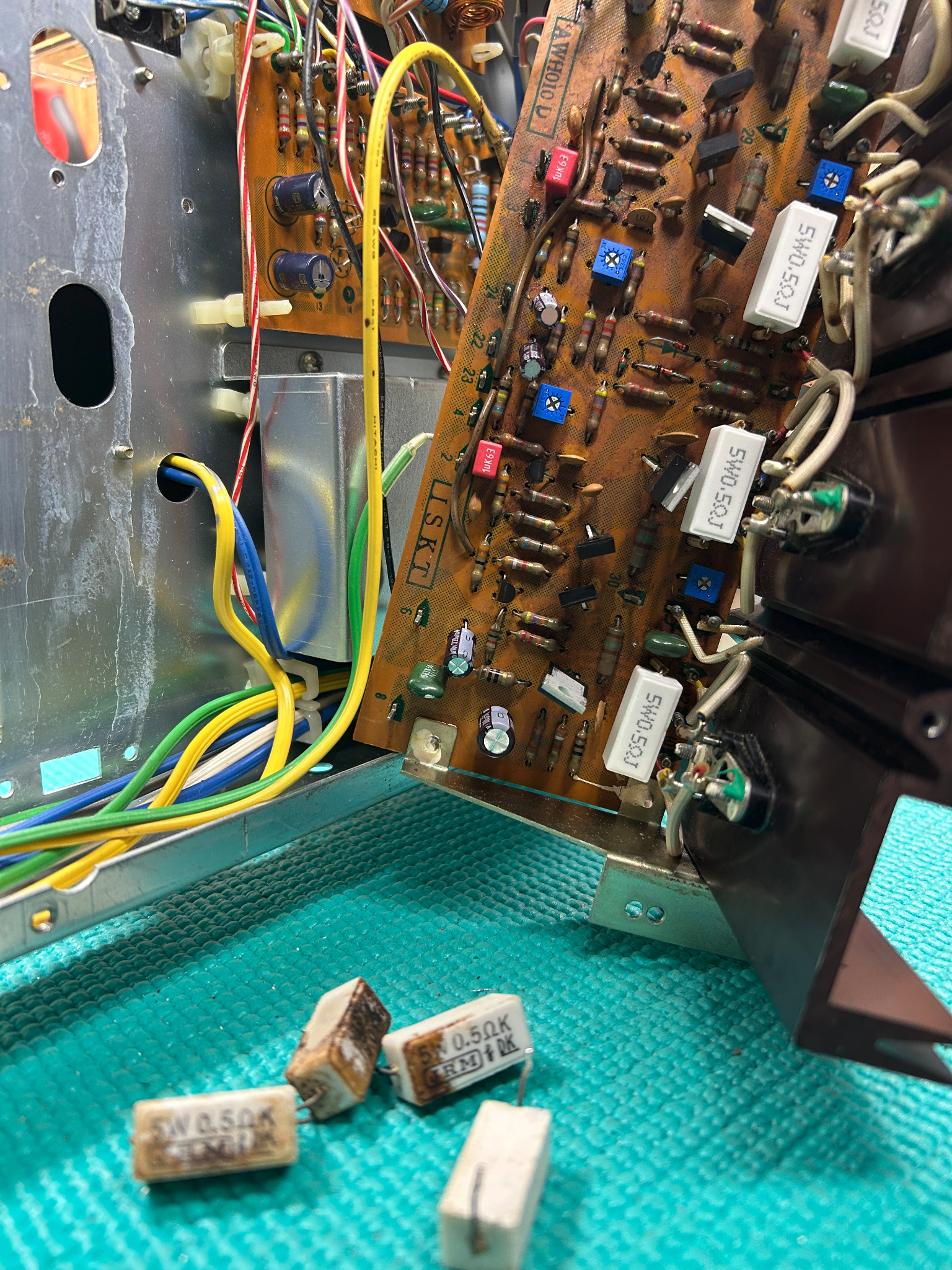 Pioneer SX-828 power amplifier with new emitter resistors and Bourns trimmers